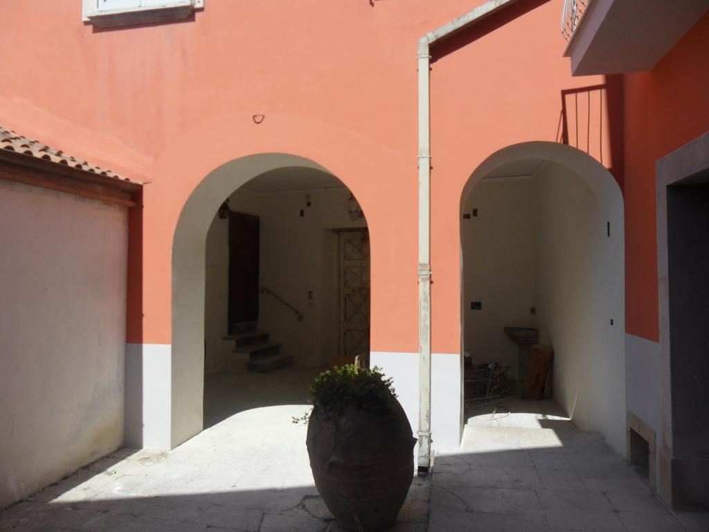 Palazzo Gentilizio De Maffutiis Hotel Auletta Exterior foto